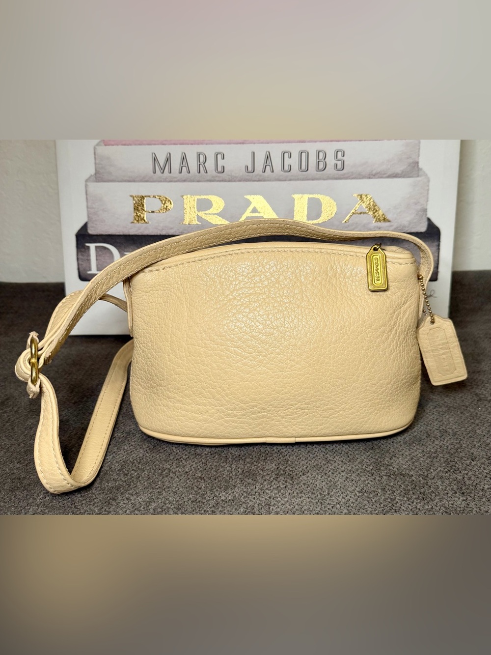 Vintage Coach Cream Leather Sonoma Small Zip crossbody bag No.A6B-4918